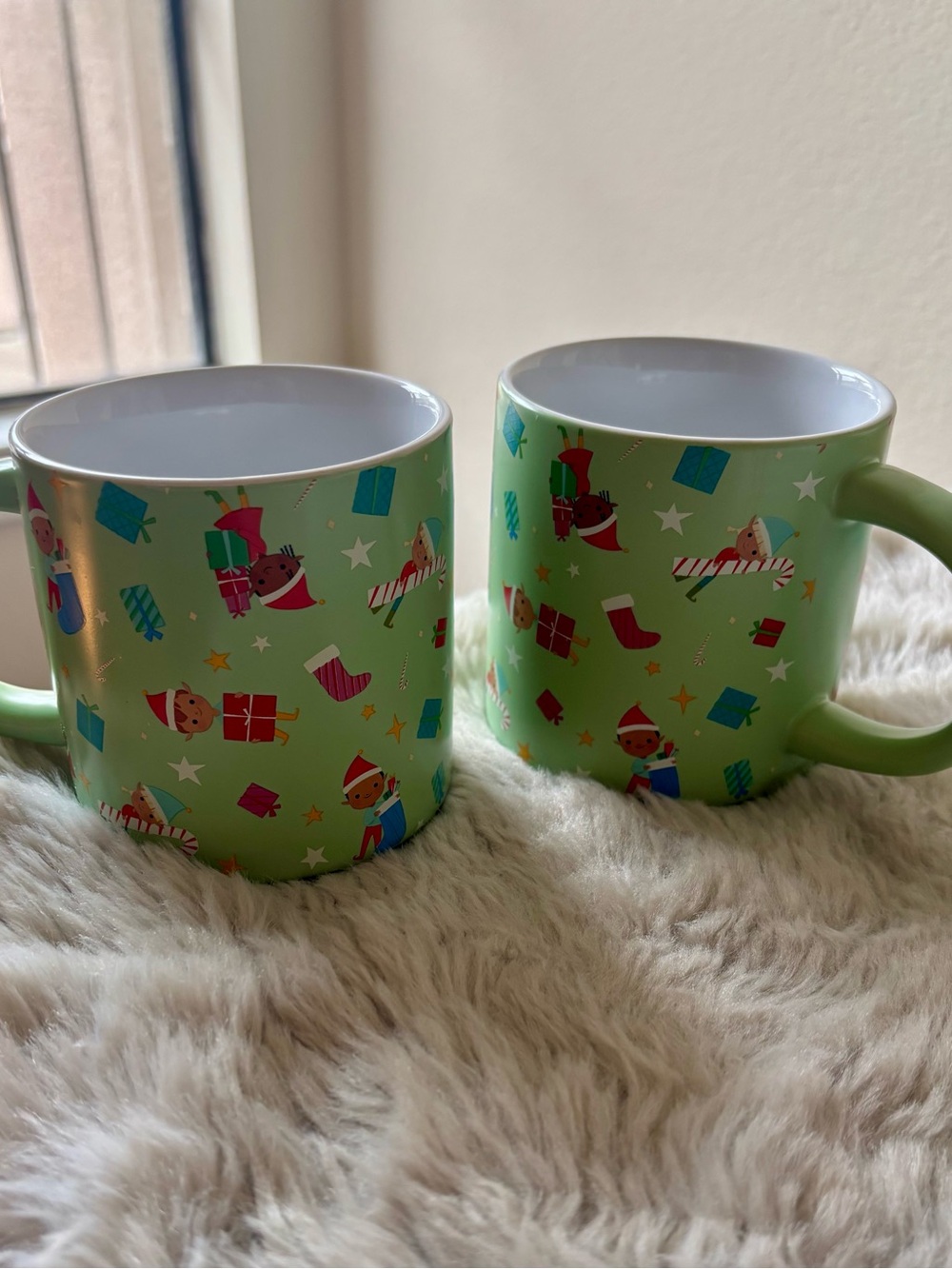 NWOT Wondershop Festive Mint Green Holiday Christmas Santa Elf Mugs - Set of 2
